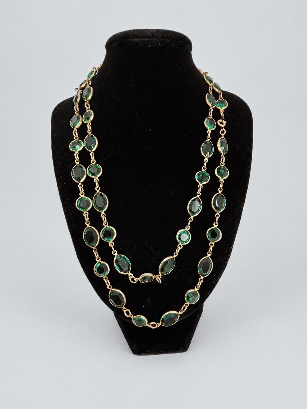 Vintage Emerald Green Faceted Stone Long Station Necklace Gold Tone 36.2”